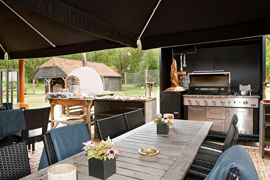 Buiten BBQ in Drenthe bij De Warrel 